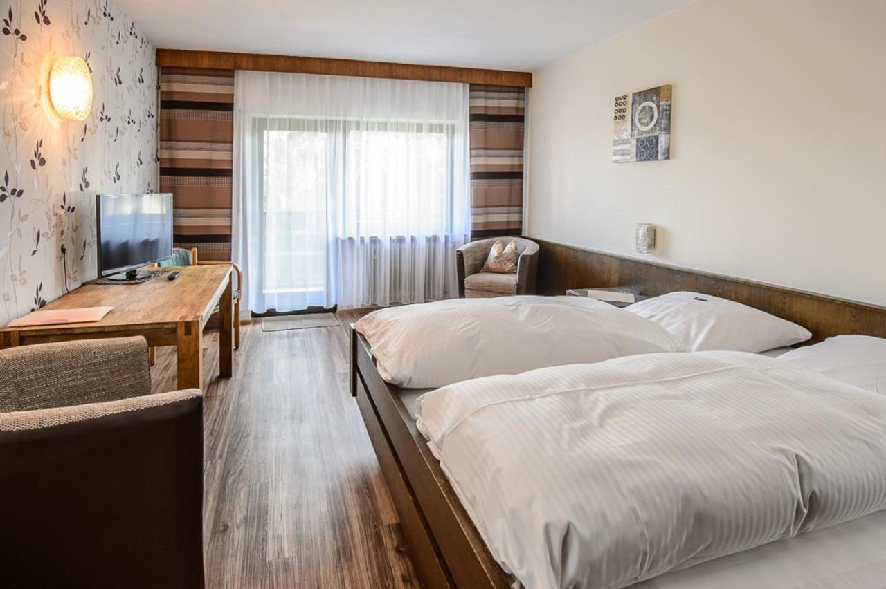 Wolframs-Eschenbach Hotel-Pension Seitz מראה חיצוני תמונה