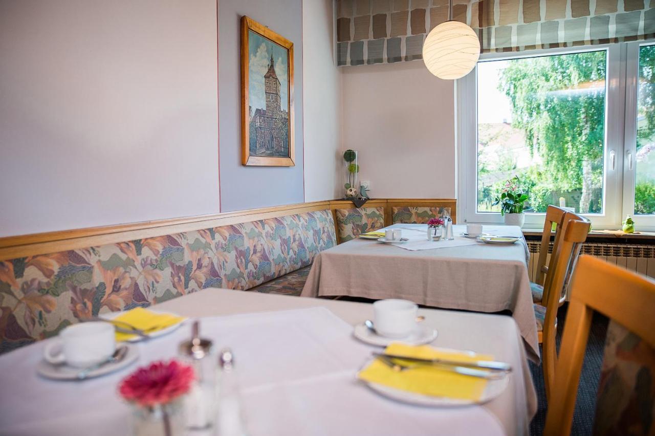 Wolframs-Eschenbach Hotel-Pension Seitz מראה חיצוני תמונה