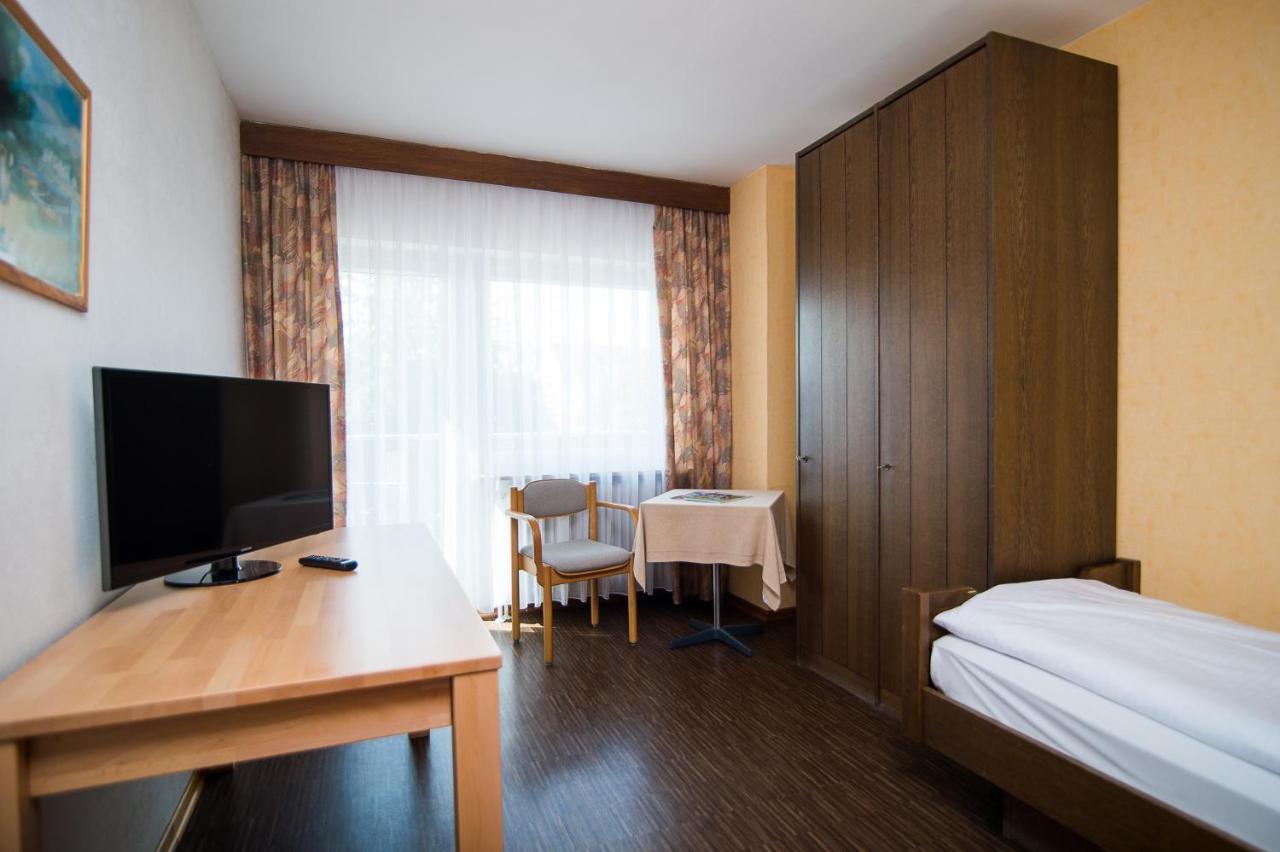 Wolframs-Eschenbach Hotel-Pension Seitz מראה חיצוני תמונה