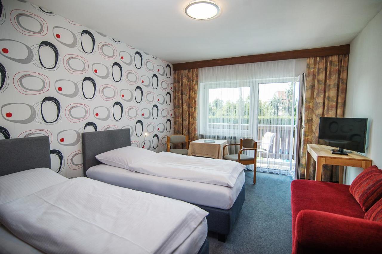 Wolframs-Eschenbach Hotel-Pension Seitz מראה חיצוני תמונה